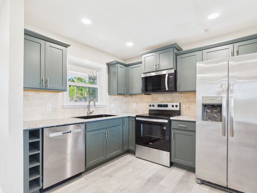 212 Myrtle Ave, Harper, TX 78631