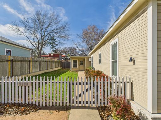 512 Kraupahen Street - A, Fredericksburg, TX 78624