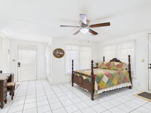 206 North Edison Street, Fredericksburg, TX 78624