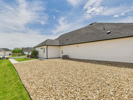 724 Grace Lane, Fredericksburg, TX 78624