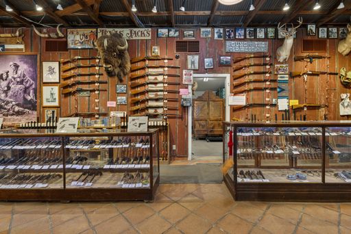 117 N Adams  , Fredericksburg, TX 78624