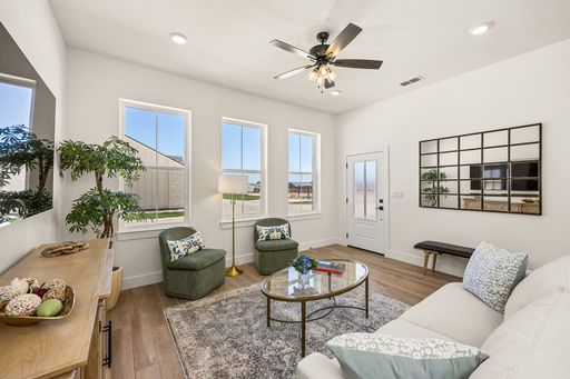 802 S Creek St Unit 103, Fredericksburg, TX 78624