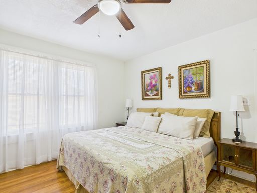 206 North Edison Street, Fredericksburg, TX 78624