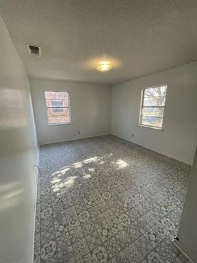 110 West Nimitz Street, Fredericksburg, TX 78624