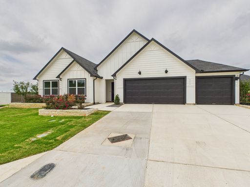 724 Grace Lane, Fredericksburg, TX 78624