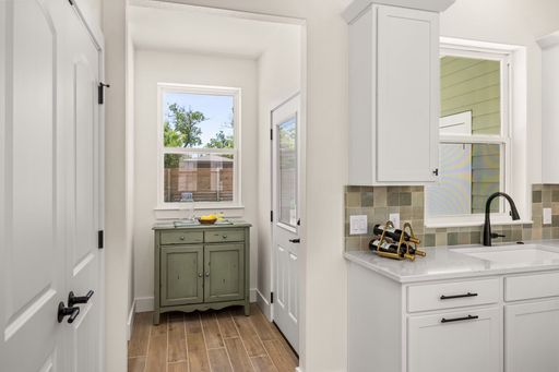 802 S Creek St Unit 103, Fredericksburg, TX 78624