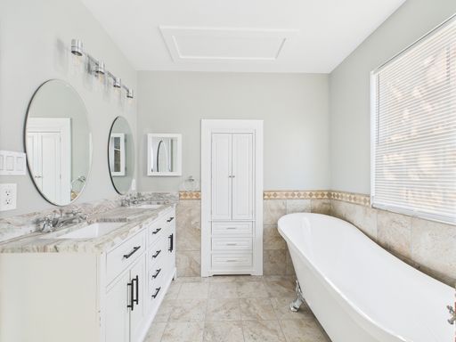 112 West Hackberry Street, Fredericksburg, TX 78624