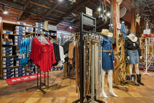 117 N Adams  , Fredericksburg, TX 78624