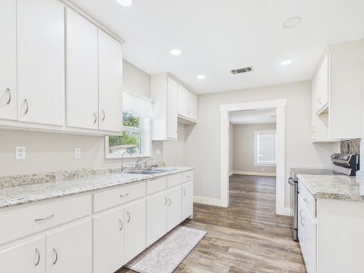 108 South Olive, Fredericksburg, TX 78624