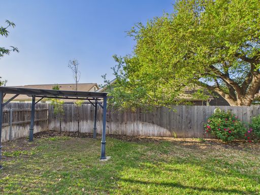 717 Darlington Drive, Fredericksburg, TX 78624