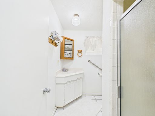 206 North Edison Street, Fredericksburg, TX 78624