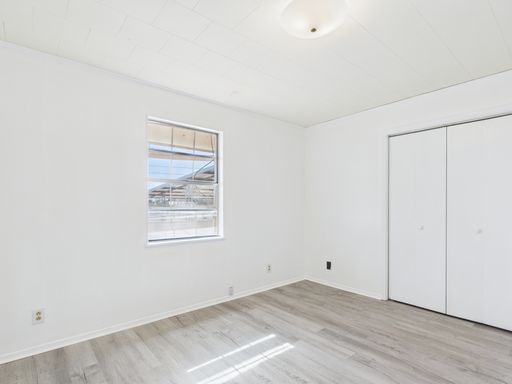 100 Northwest Drive - 17, Fredericksburg, TX 78624