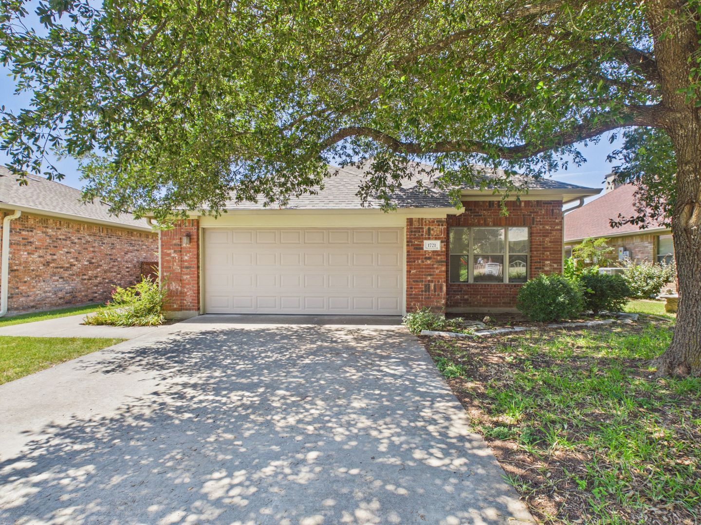 Fredericksburg House: 1721 Cherrywood Drive