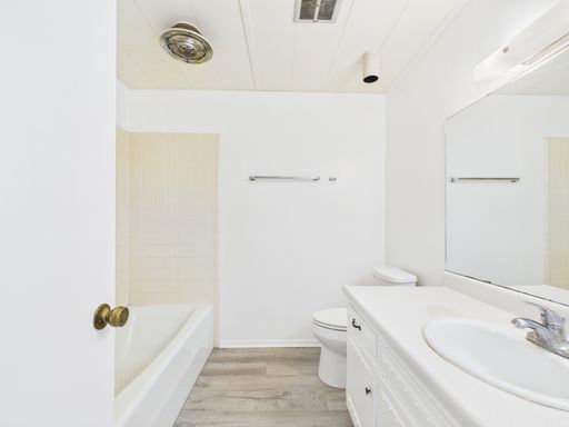 100 Northwest Drive - 17, Fredericksburg, TX 78624