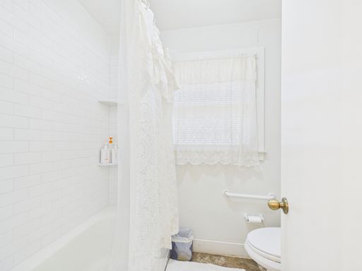 206 North Edison Street, Fredericksburg, TX 78624