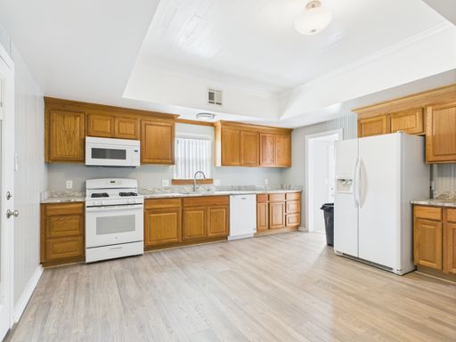 112 West Hackberry Street, Fredericksburg, TX 78624
