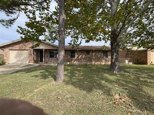 110 West Nimitz Street, Fredericksburg, TX 78624