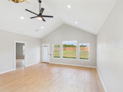 126 Feather Way , Fredericksburg, TX 78624