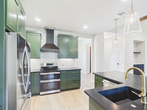 110 Parlin, Fredericksburg, TX 78624