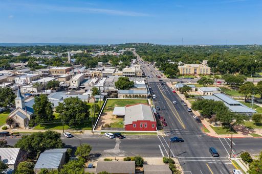 117 N Adams  , Fredericksburg, TX 78624