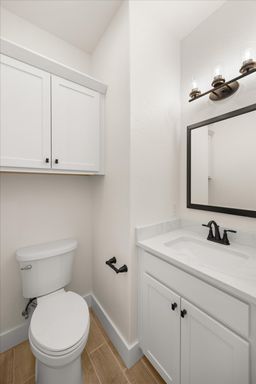 802 S Creek , Unit 101, Fredericksburg, TX 78624