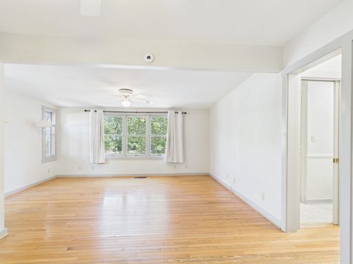606 W Austin St , Fredericksburg, TX 78624