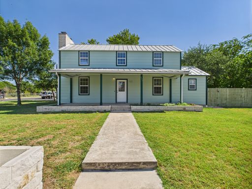 112 West Hackberry Street, Fredericksburg, TX 78624