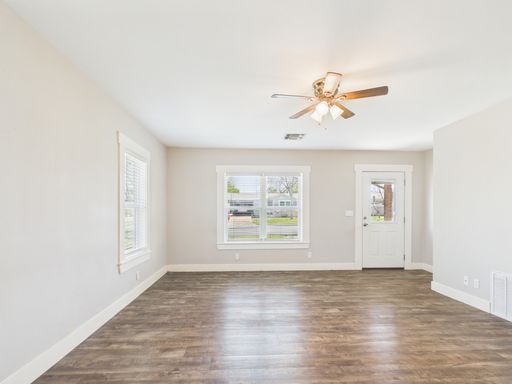 108 South Olive, Fredericksburg, TX 78624