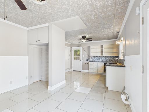 1209 E Main  , Fredericksburg, TX 78624