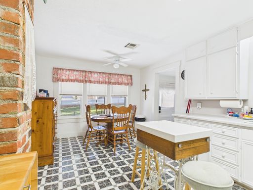 206 North Edison Street, Fredericksburg, TX 78624