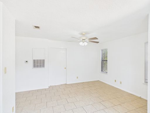 293 Billie Dr. - 13, Fredericksburg, TX 78624