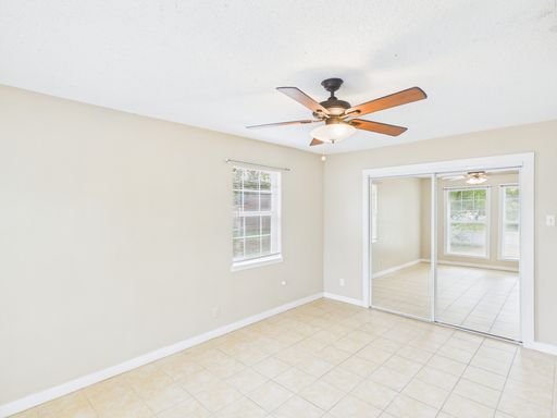 328 Glenmoor, Fredericksburg, TX 78624
