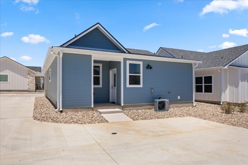 802 S Creek , Unit 101, Fredericksburg, TX 78624