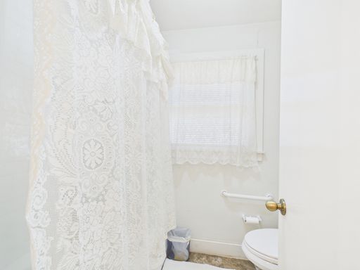 206 North Edison Street, Fredericksburg, TX 78624