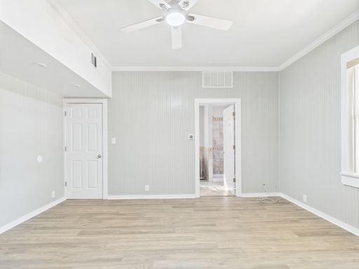 112 West Hackberry Street, Fredericksburg, TX 78624