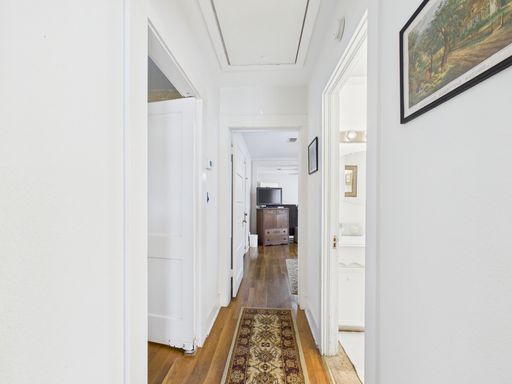 206 North Edison Street, Fredericksburg, TX 78624