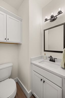 802 S Creek St Unit 103, Fredericksburg, TX 78624