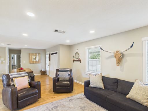 510 S Olive , Fredericksburg, TX 78624
