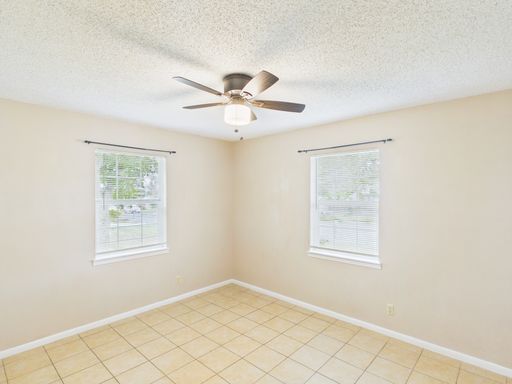 328 Glenmoor, Fredericksburg, TX 78624