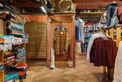 117 N Adams  , Fredericksburg, TX 78624
