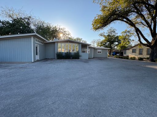 1209 E Main  , Fredericksburg, TX 78624