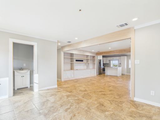1016 LUCKENBACH-CAIN CITY RD, Fredericksburg, TX 78624