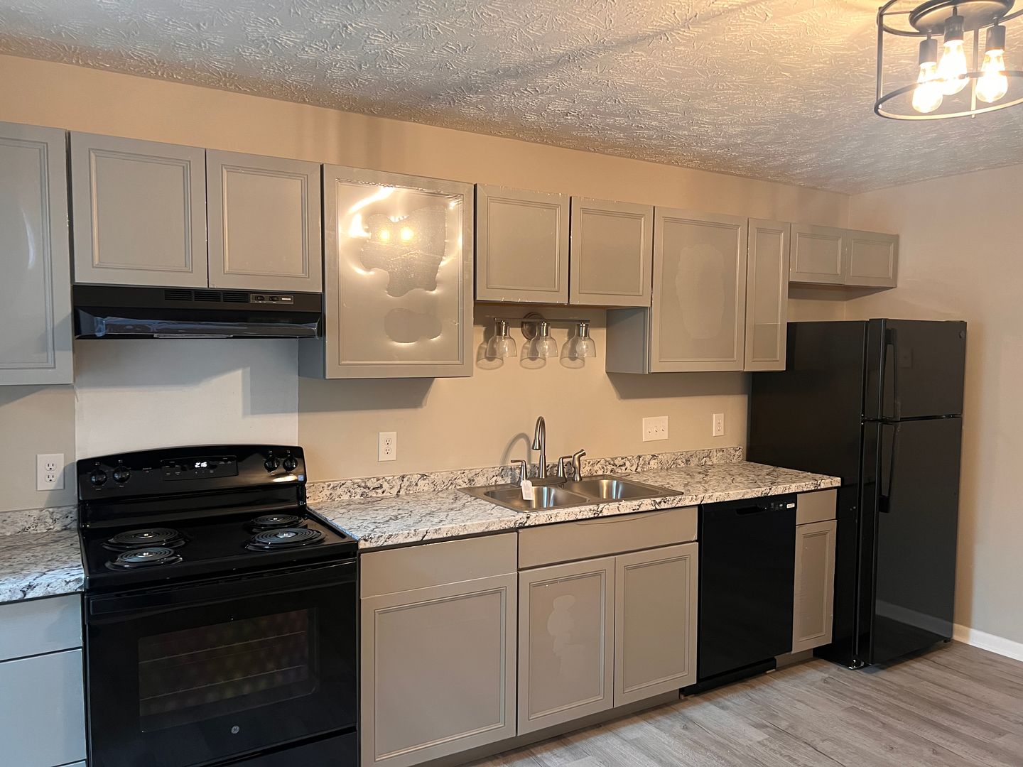 Fayetteville House: 817 Odom Dr