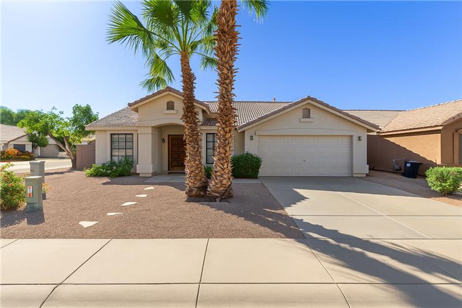 Gilbert House: 501 W Mesquite St