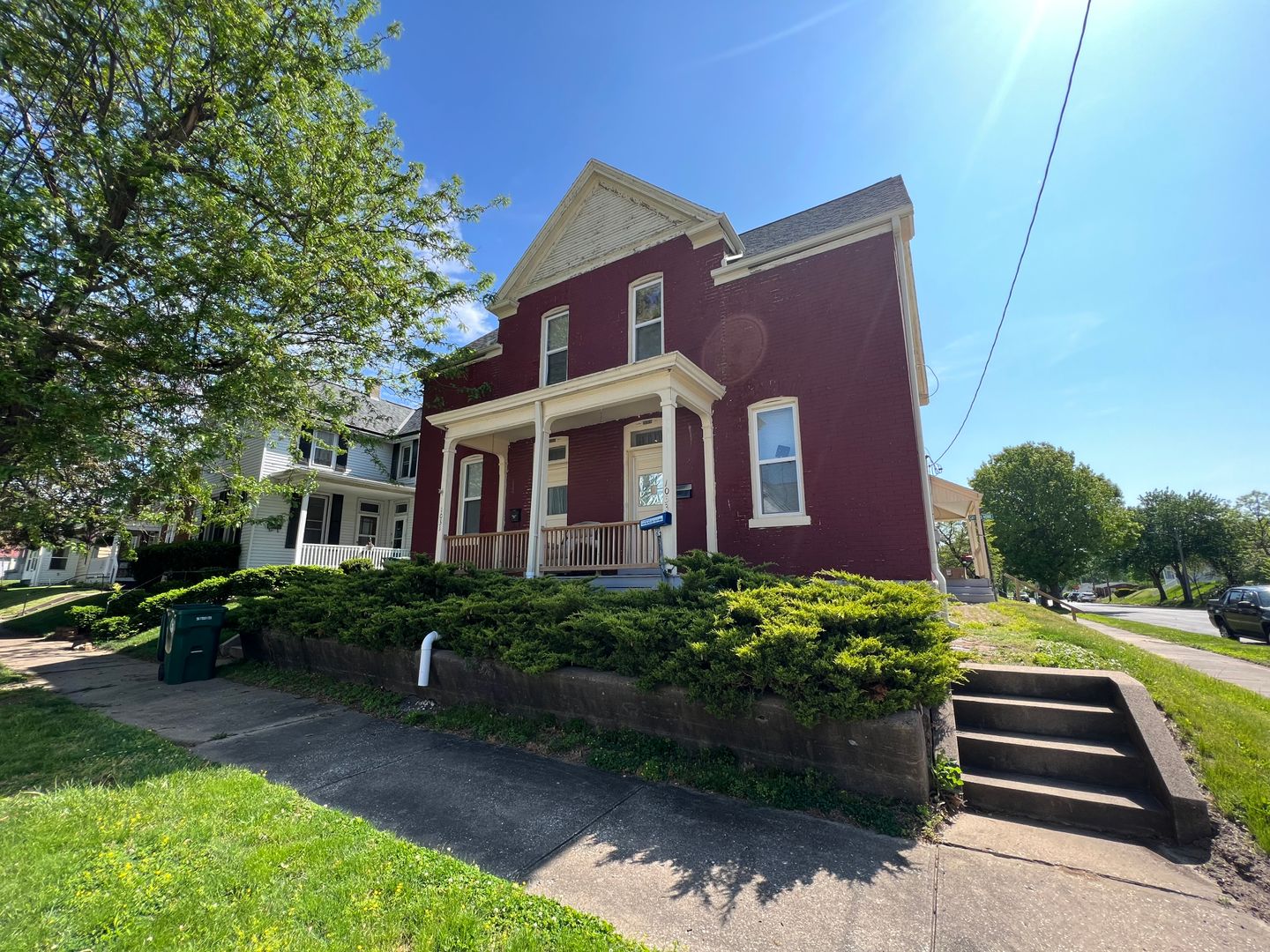 Quincy Apartment: 1031-1033 S 11th St