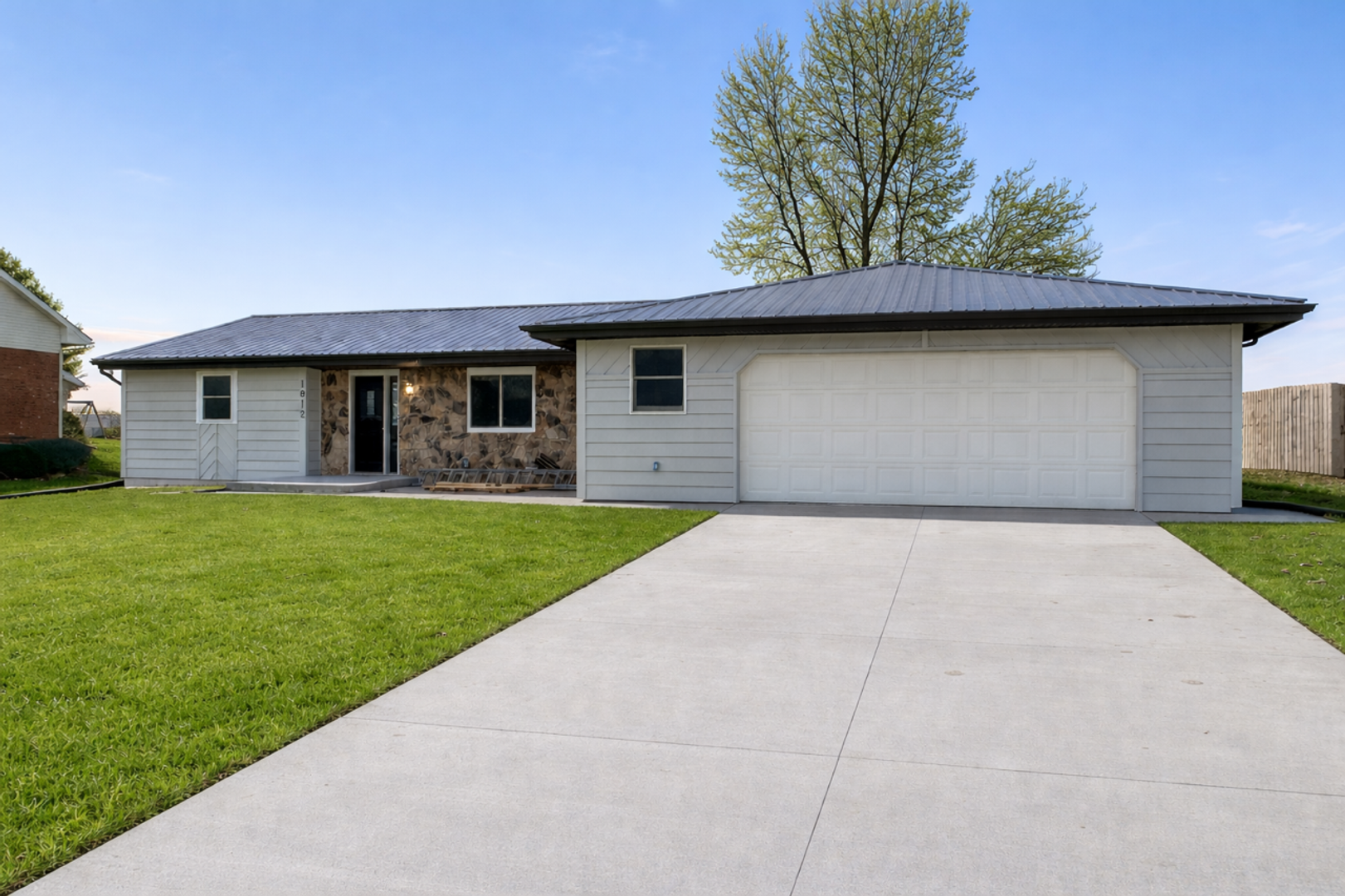 Quincy House: 1812 S Sheridan