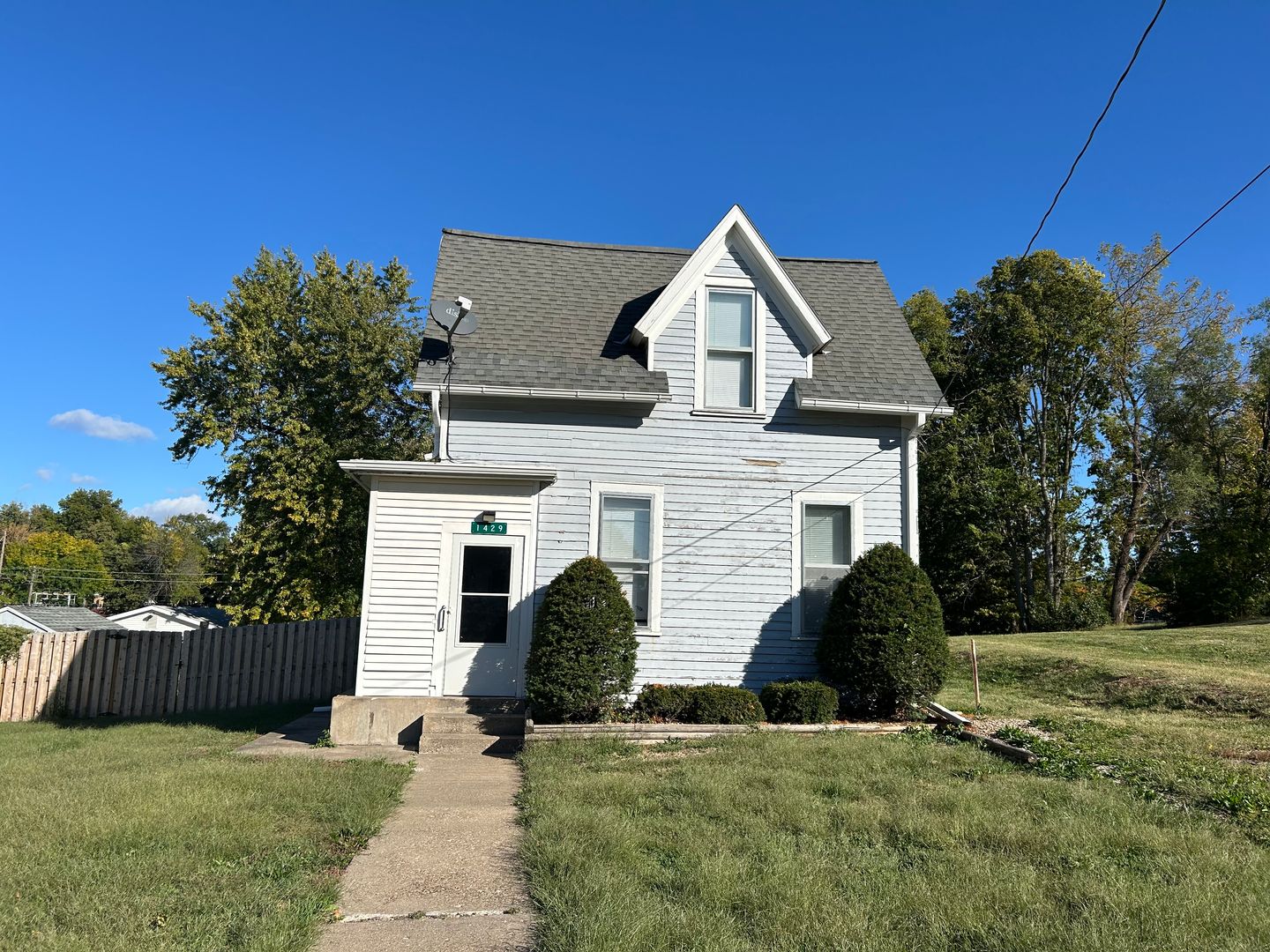 Nice-sized 3-bedroom 1-bath home with a large back yard.