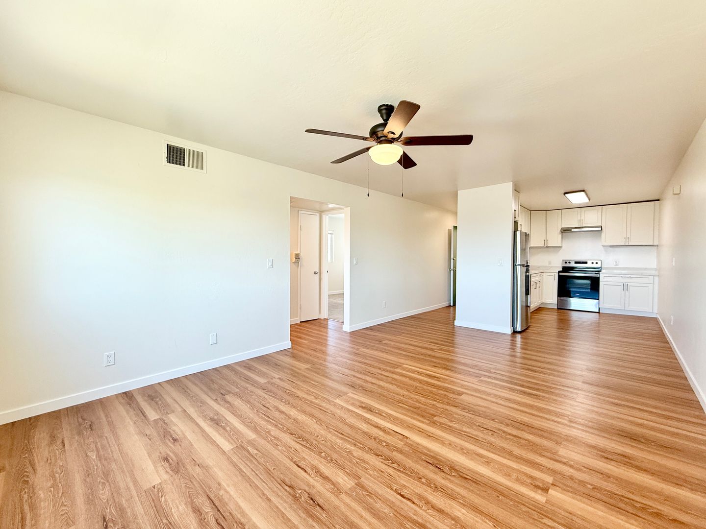Daly City Apartment: 670 Hillside Blvd