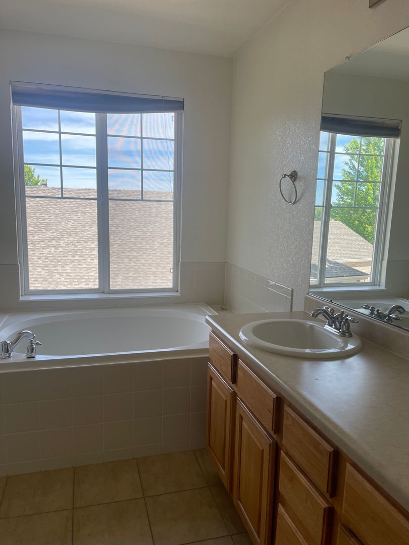Aurora House: 20461 E Duke Dr