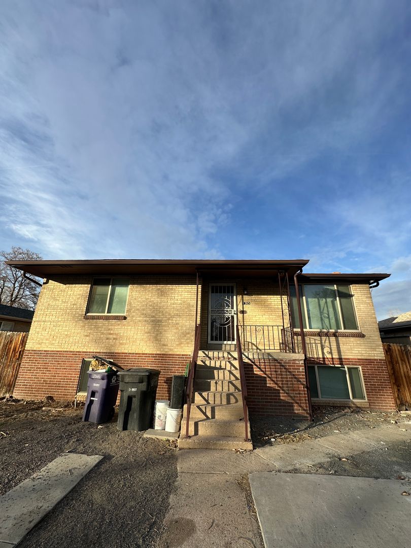 Denver House: 1365 W Gill Pl